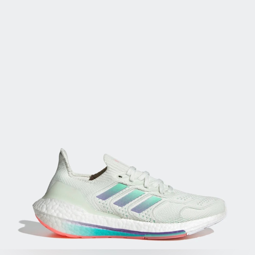 adidas Ultraboost 22
HEAT.RDY Running Shoe (Women) - Picture 1 of 16